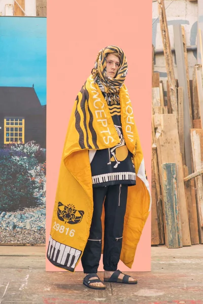 Look 3